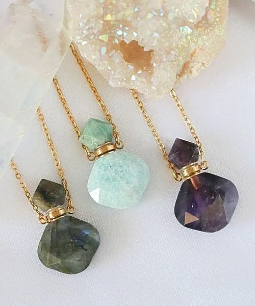 xr:d:DAE1RtnI84I:1024,j:7563085991355802325,t:24012219 Luxury Mini Crystals Bottles | 24 Karats Natural Crystals Necklaces